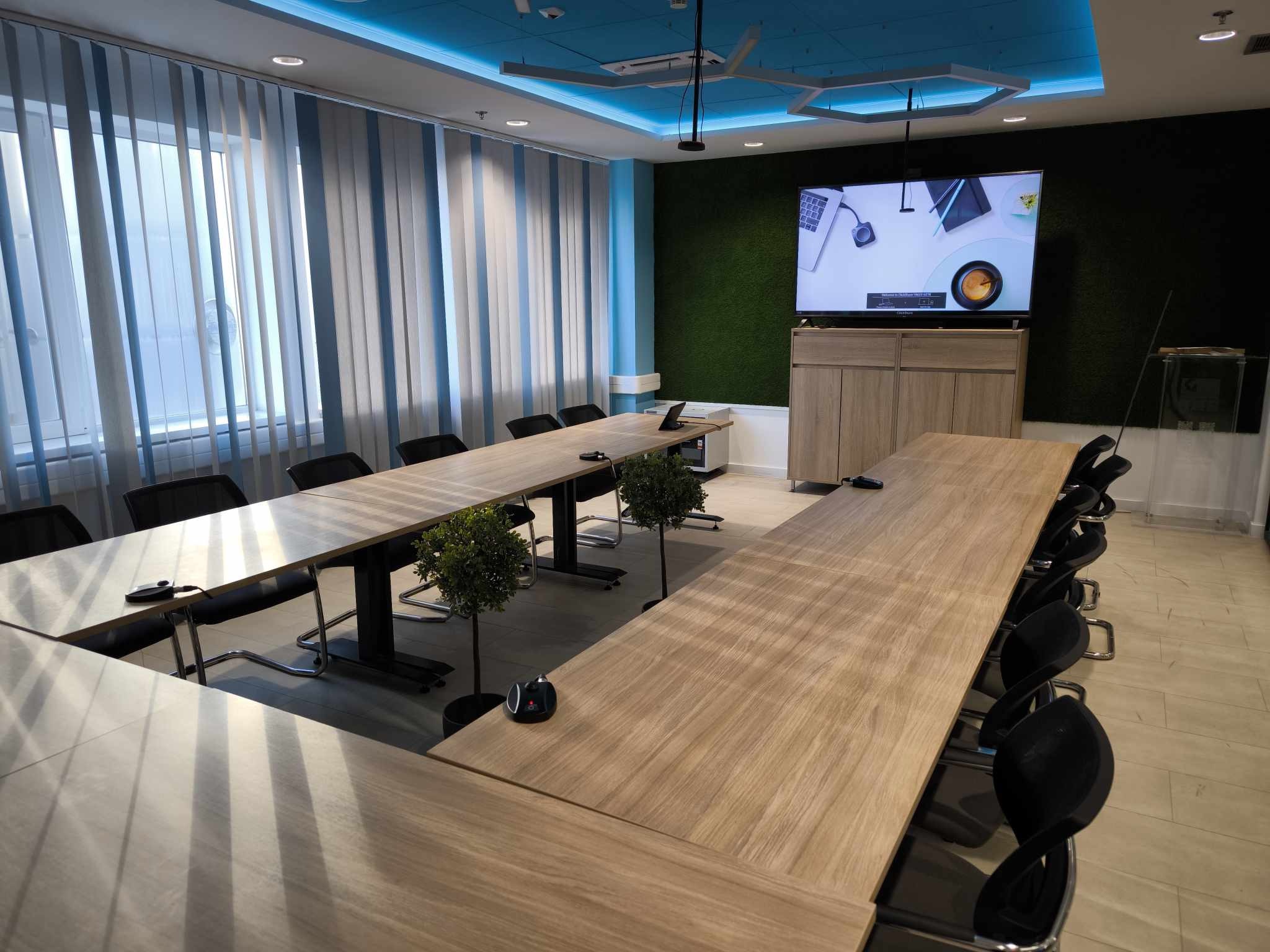 Vállalati tárgyaló és videokonferencia rendszer