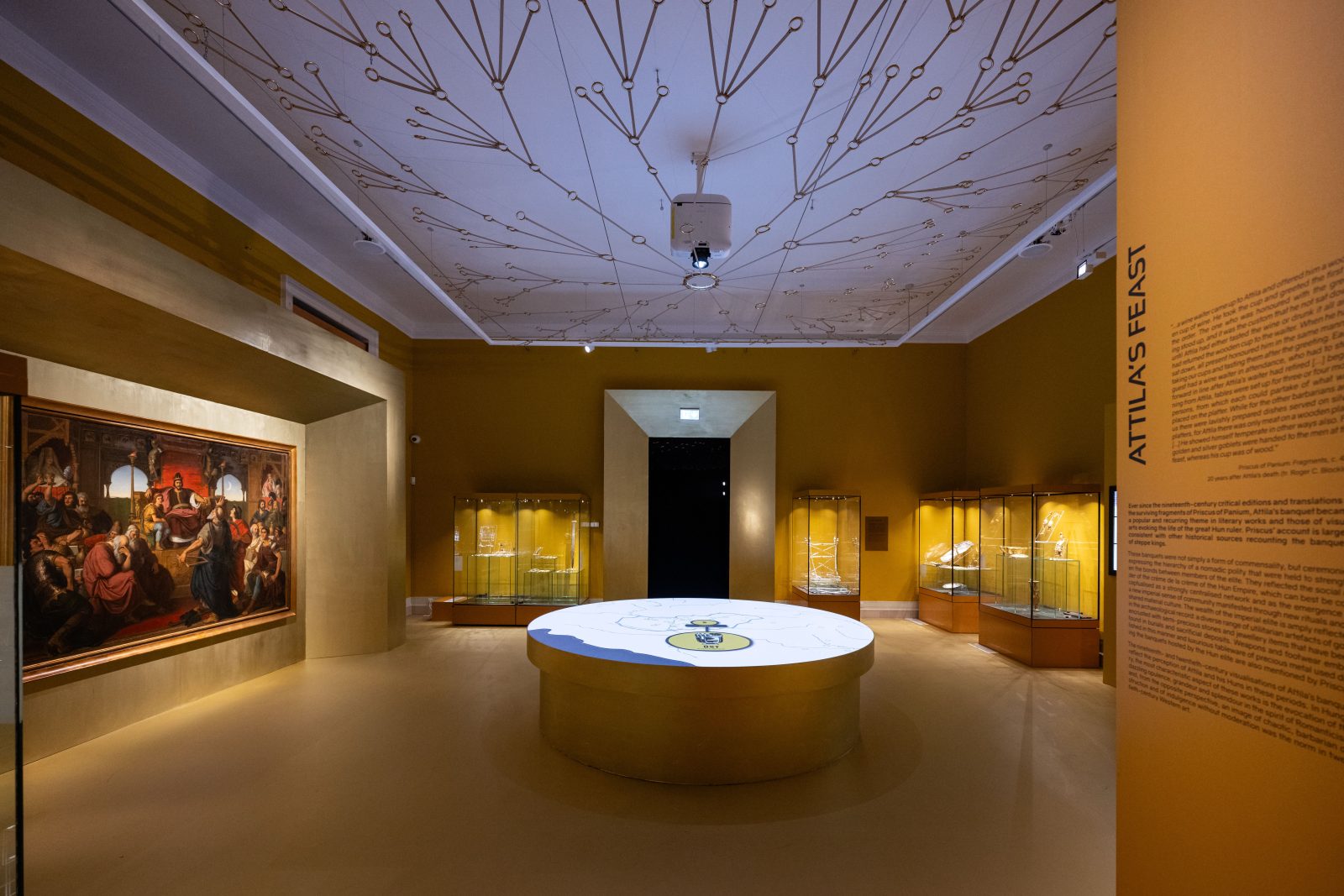 Interaktív térképes asztalvetítés az Attila-kiállításon, amely a hun birodalom kiterjedését mutatja be Epson projektorral és LG megjelenítőkkel a Magyar Nemzeti Múzeumban.