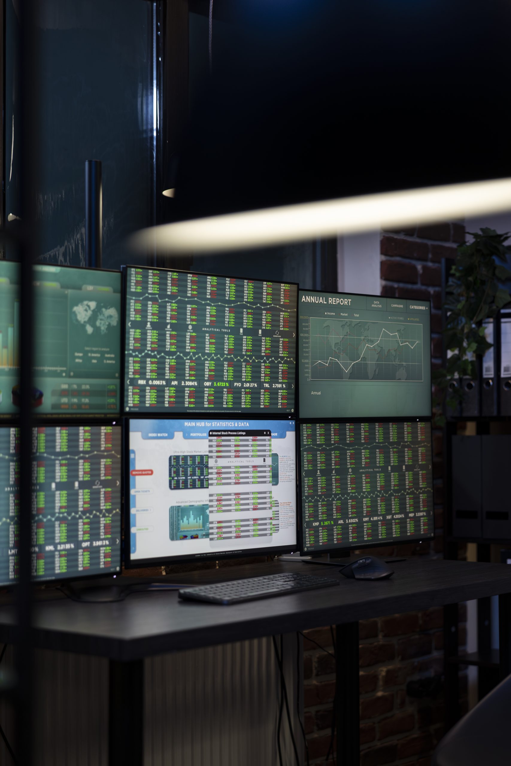 Valós idejű gyártási adatok megjelenítése ipari kijelzőn gyártócsarnokban